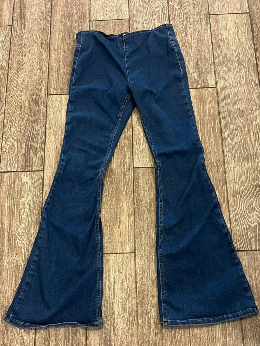 Free People We The Free Penny Flare Pull-On Denim Jeans Size 29 Dark wash